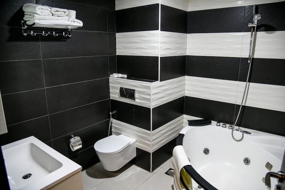Deluxe Suite photo 2