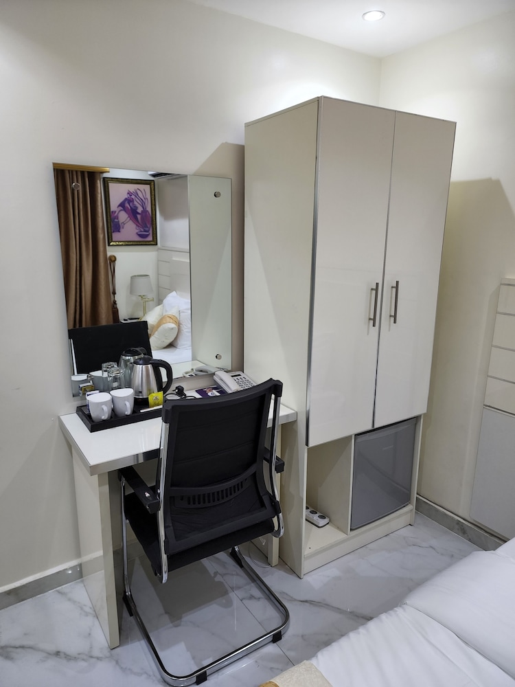 Classic Single Room