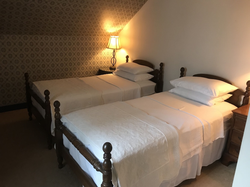 Room 5 photo 1
