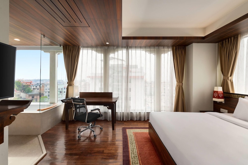 Junior Suite, 1 King Bed - Photo 2