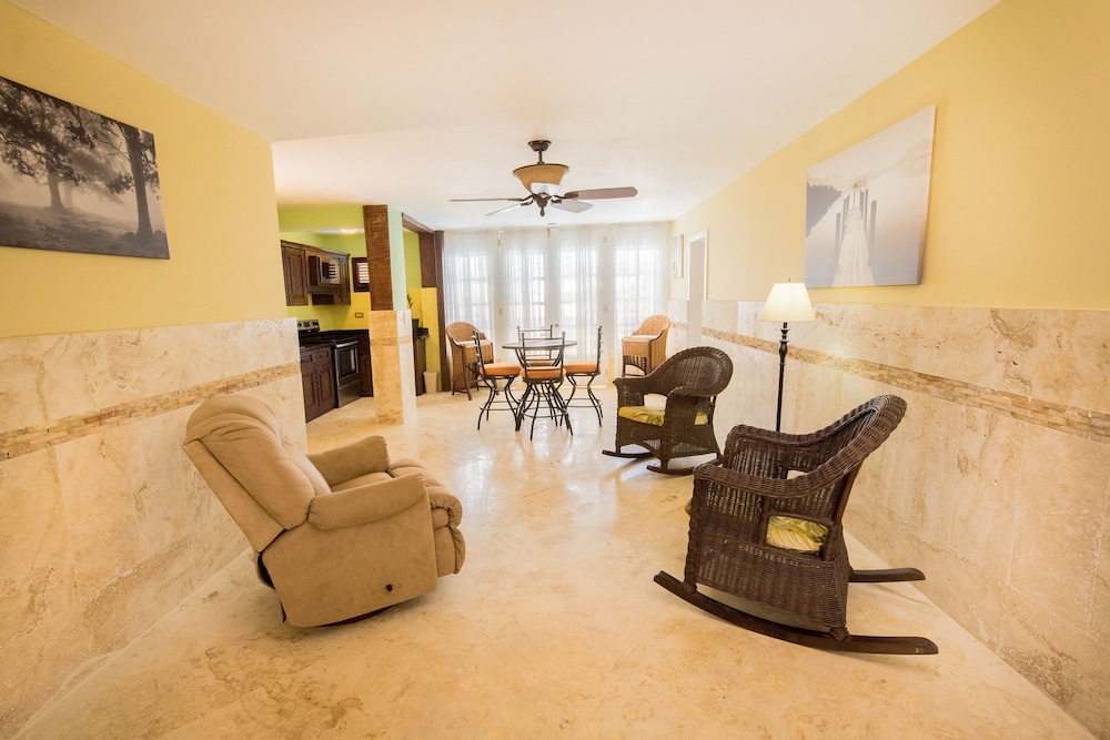 Luxury Suite photo 2