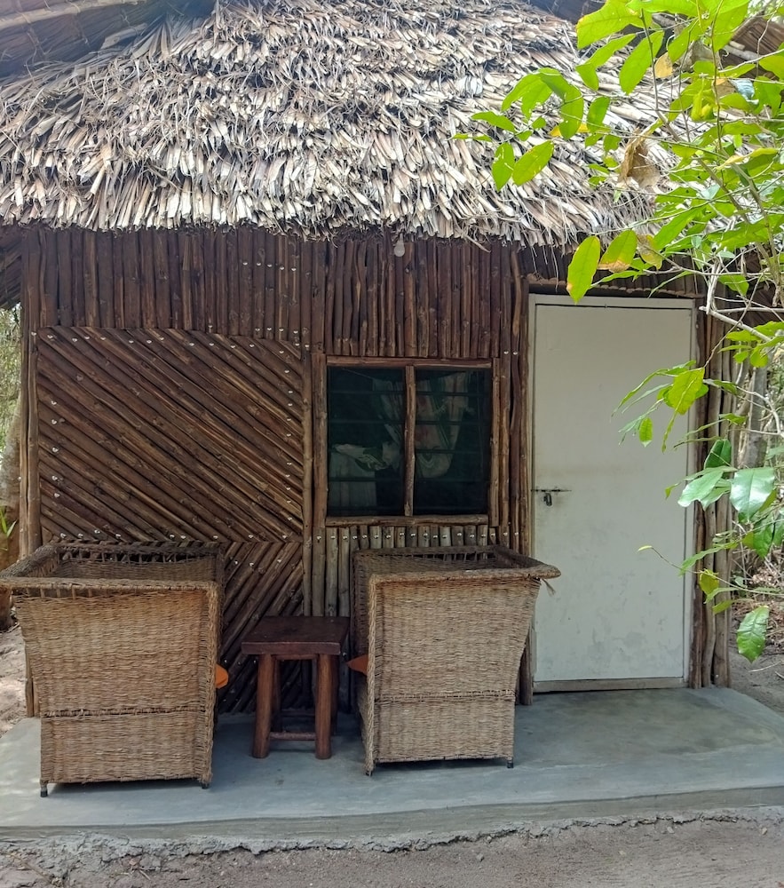 Standard Double Room, Private Bathroom (Bush) photo 1