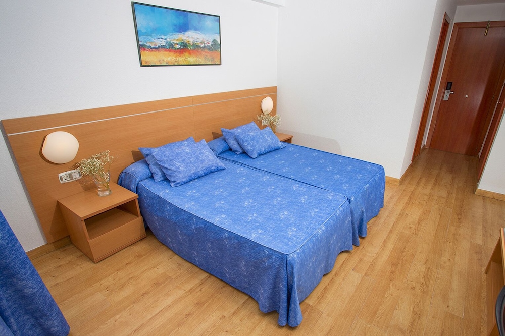 Double Room (2 adults) - Photo 2