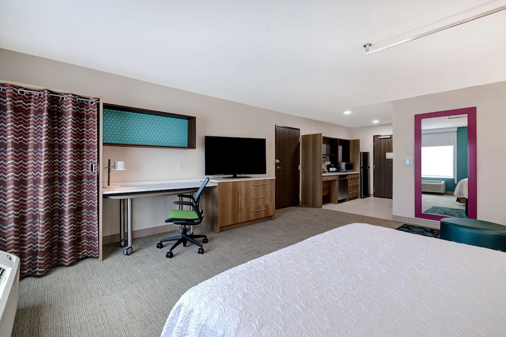 Studio, 1 King Bed, Accessible, Bathtub