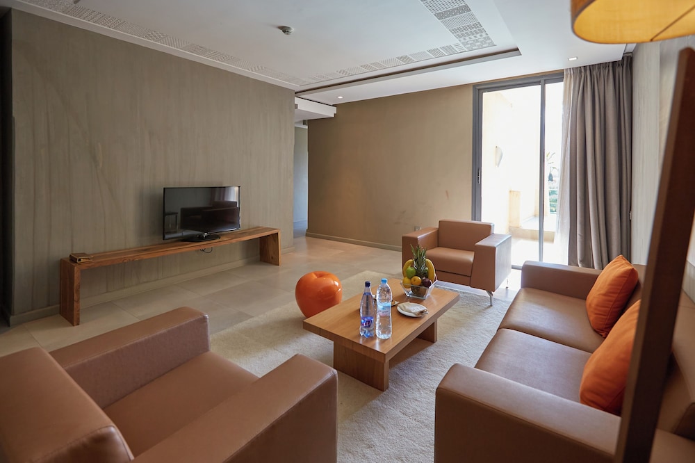 Executive Double Room thumbnail 5
