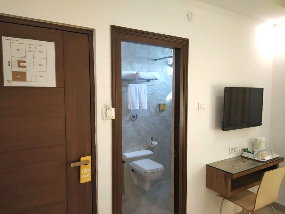 Deluxe Double Room, 1 King Bed - Photo 8