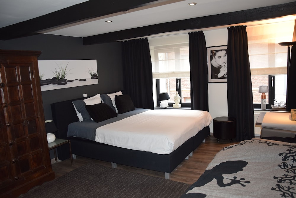 Deluxe Triple Room, City View (Zazou) photo 1