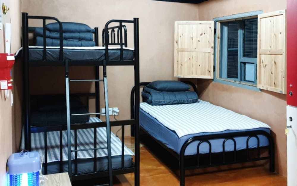 Shared Dormitory, Women Only (3 People) photo 2