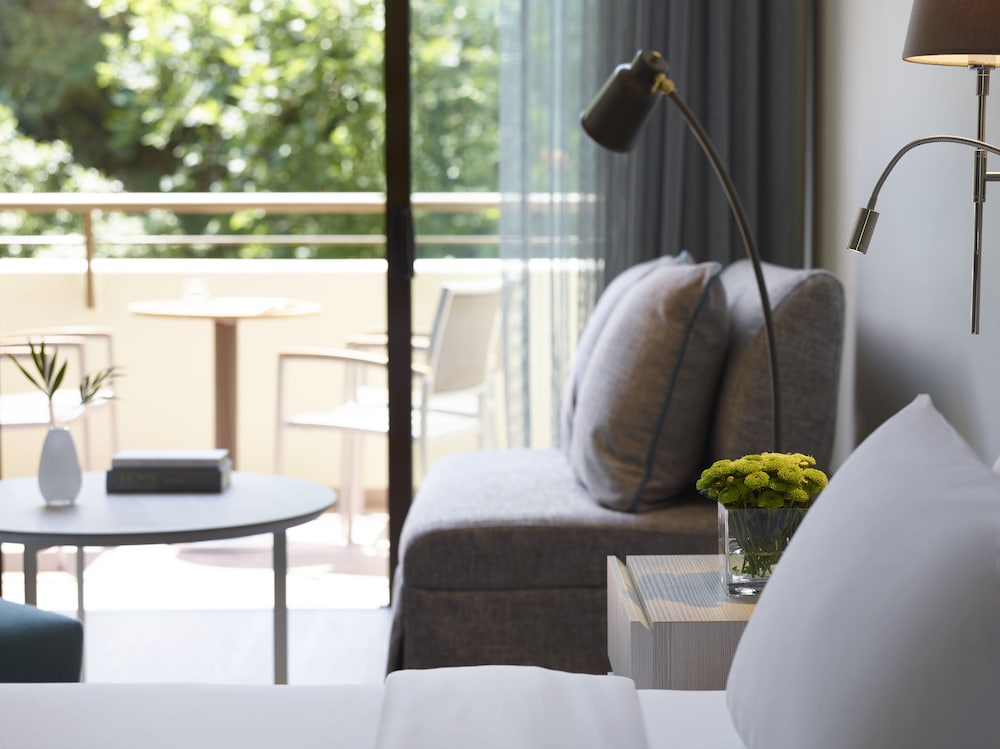 Suite, Mountain View (Duplex) thumbnail 5
