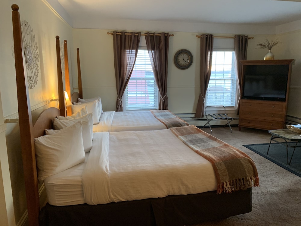 Panoramic Quadruple Room, 2 Queen Beds, Non Smoking, Ensuite photo 1