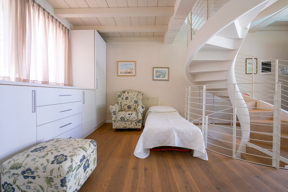 Family Apartment, 2 Bedrooms, 2 Bathrooms, Sea Facing (Il Bacco Few Steps From Sea)