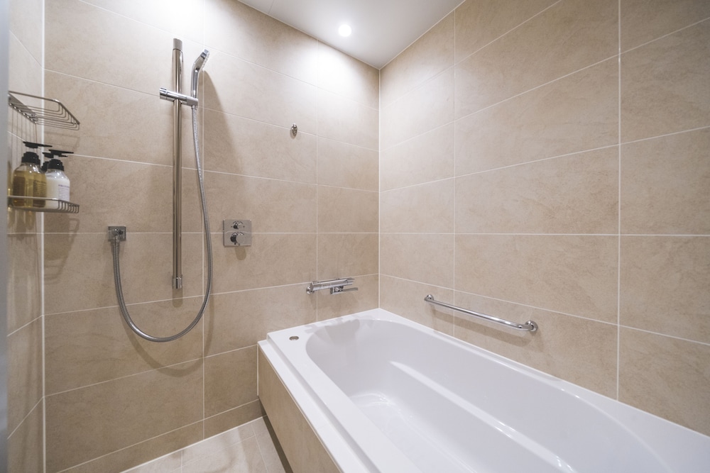 Deluxe Room, 2 Double Beds, Non Smoking, Bathtub,Ceiling height 3m(with Single Sofabed) - Photo 21