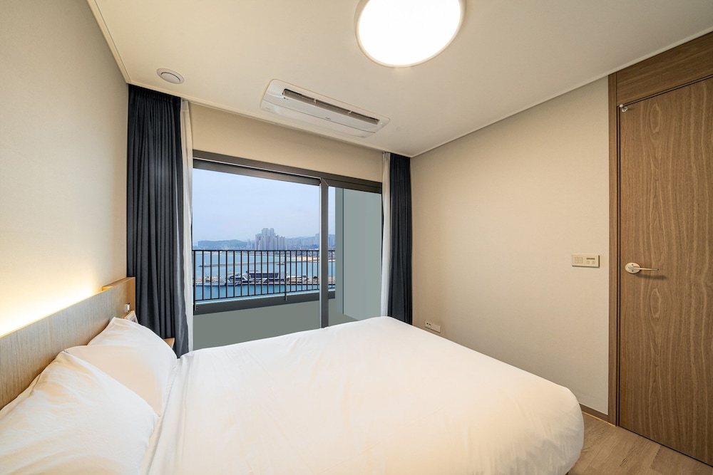 Panorama Ocean View Penthouse Family - Photo 1