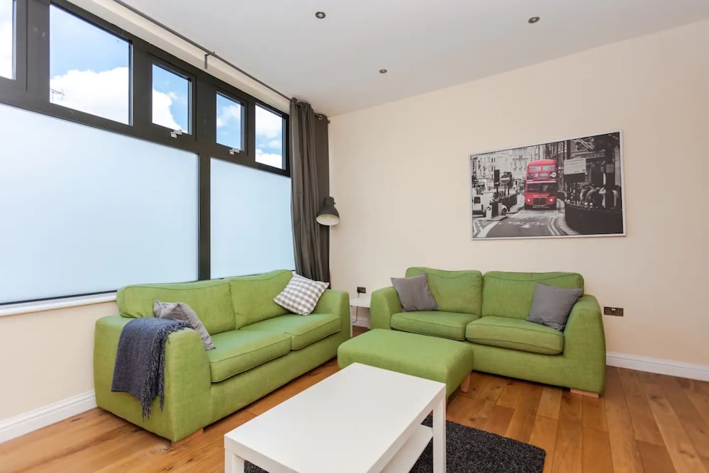 Basic Apartment, Multiple Beds