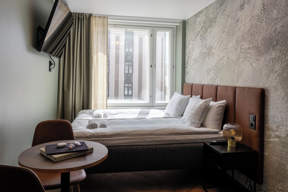 Double Room, 1 Queen Bed