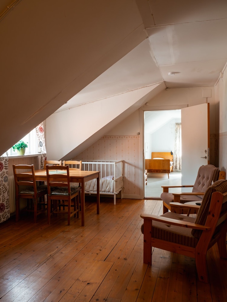 Family Room, 2 Bedrooms, Ensuite, Lake View photo 3
