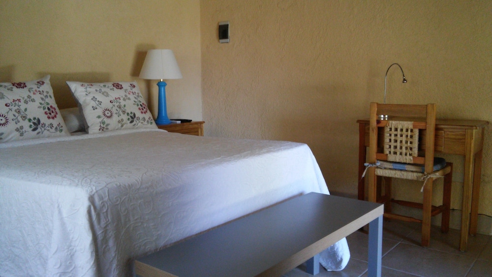 Comfort Double Room, 1 Queen Bed, Non Smoking, Pool View photo 2