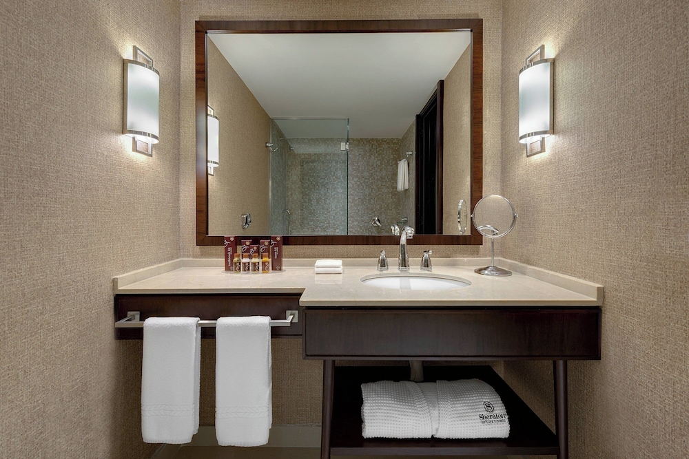 Deluxe Room, 2 Double Beds, Balcony (Oceanfront) - Photo 3