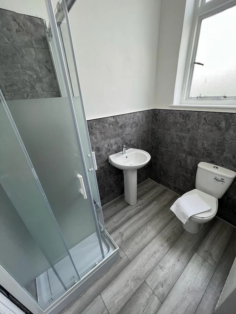 Comfort Double Room, Ensuite - Photo 5