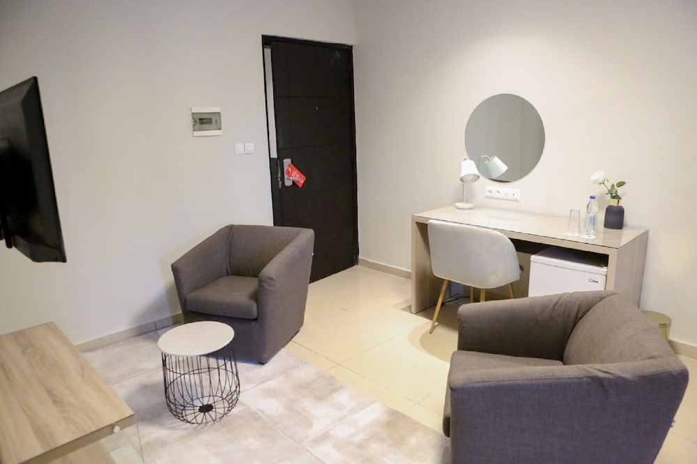 Deluxe Double Room, 1 King Bed photo 2