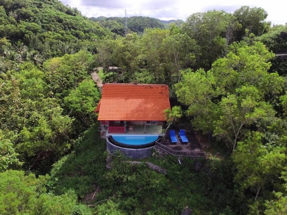 Honeymoon House photo 2