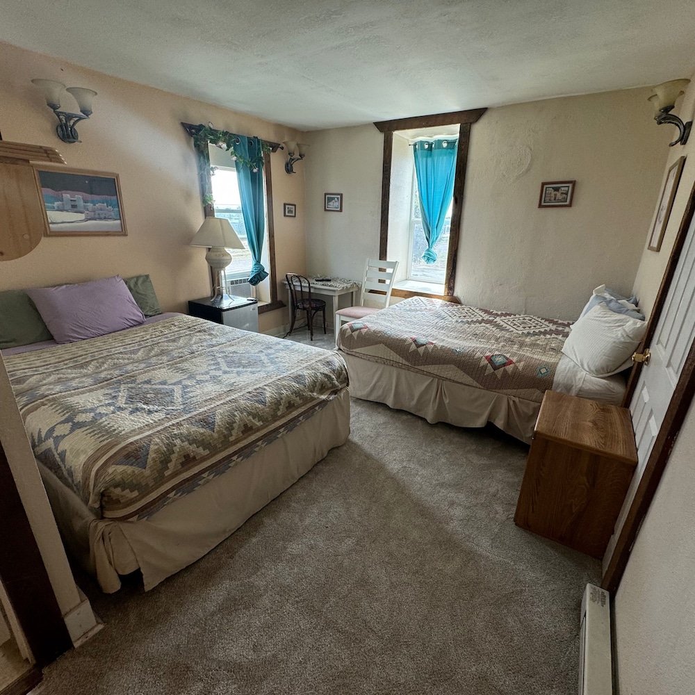 Economy Room photo 1