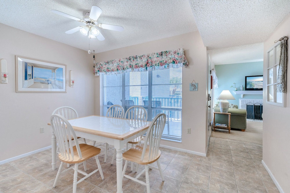 Condo (2 Bedrooms) photo 2