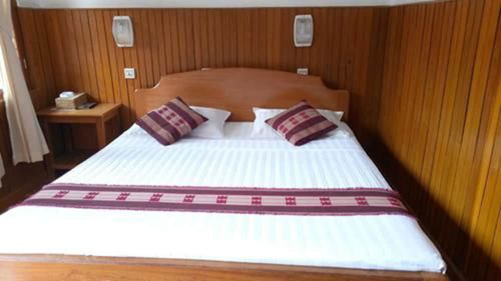 Standard Double or Twin room with Shared Bath Room photo 3