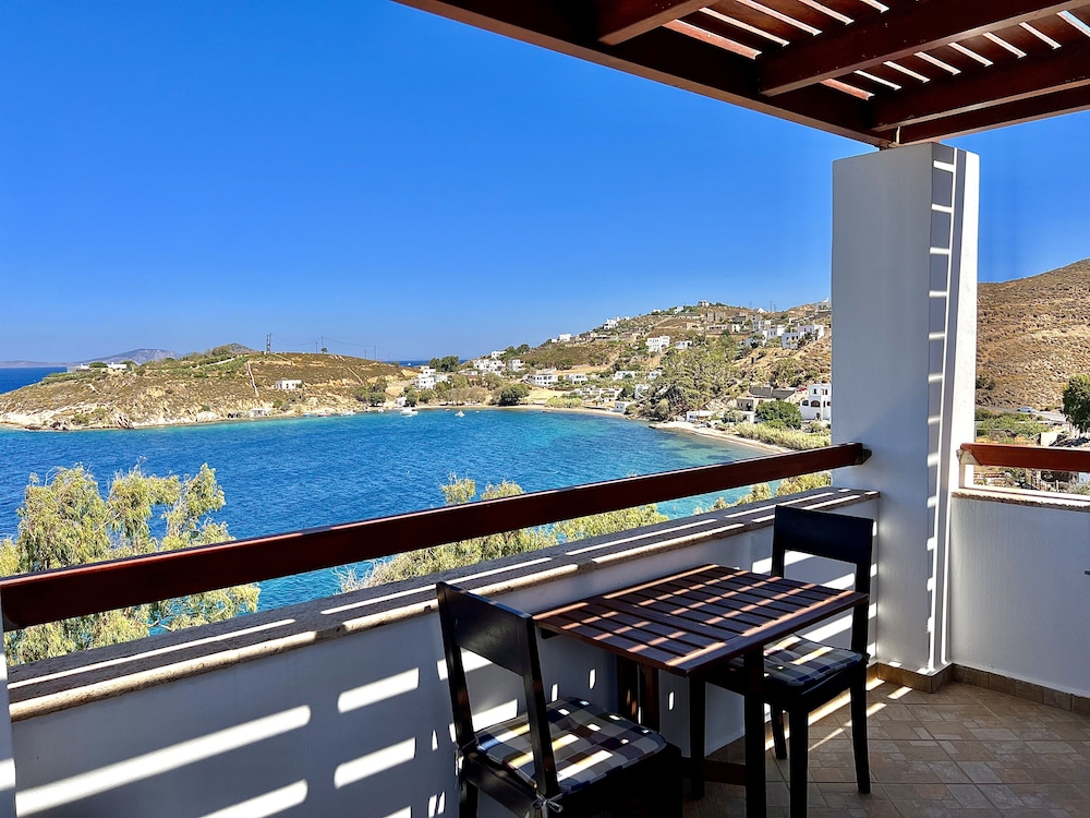 Studio Suite, 1 Double Bed, Sea View photo 2