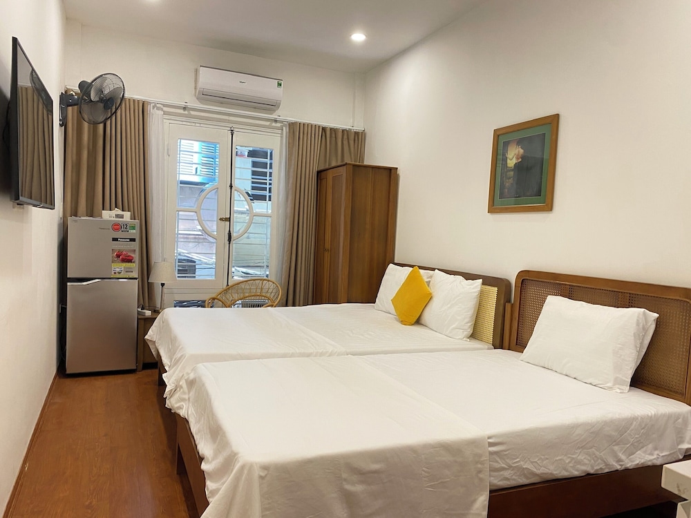 Economy Room, City View