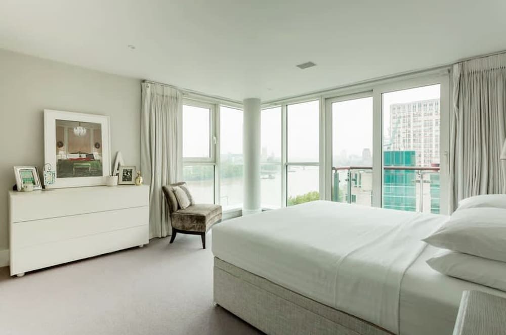 The English Rose Luxury 3 bed With Private Terrace - by Out of Office Lifestyle, Photo 33