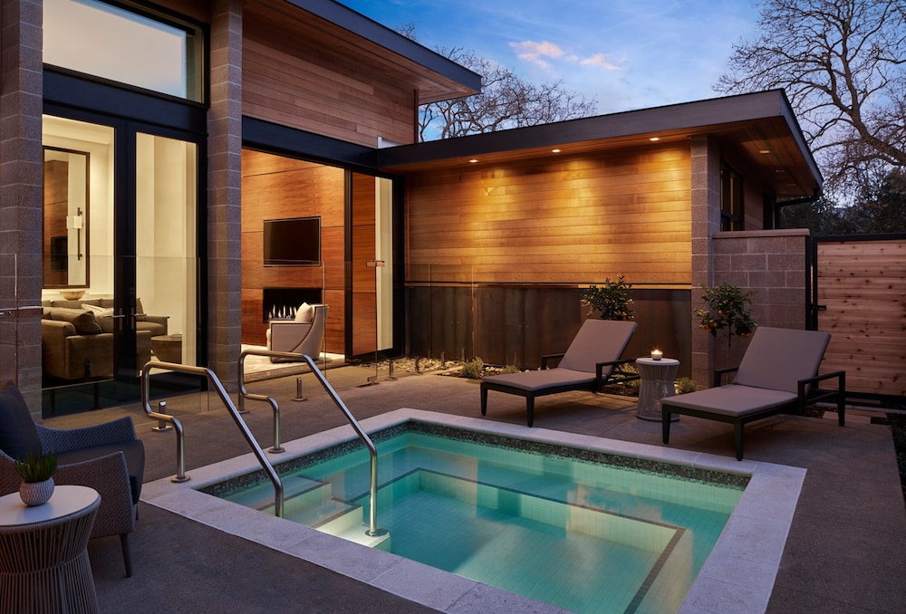 Villa (The Flint- Private) - Photo 2