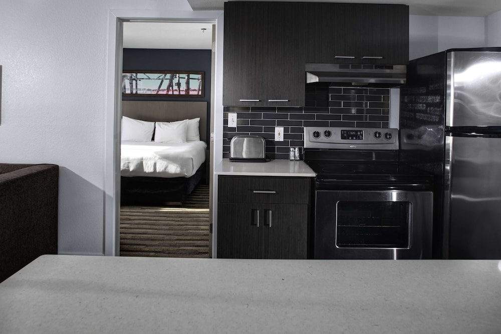 Suite, 1 Bedroom, Accessible, Bathtub - Photo 1