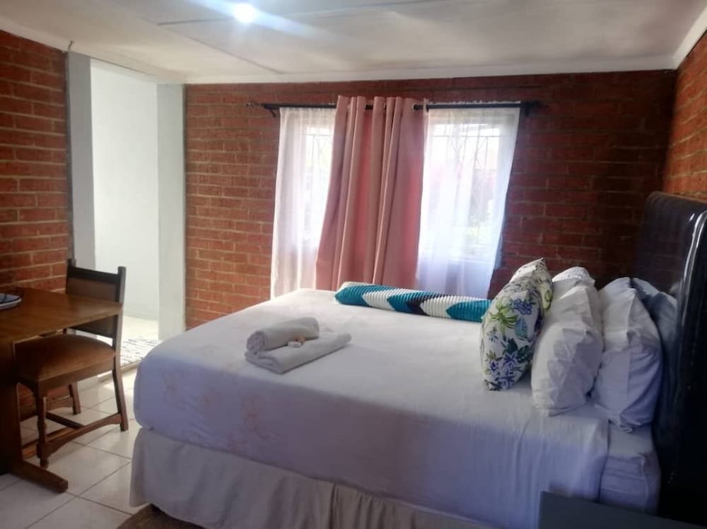 Economy Double Room, Garden View photo 1