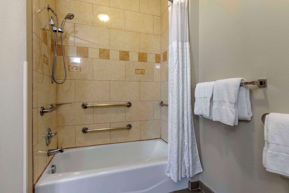 Suite, 1 King Bed with Sofa bed, Accessible, Non Smoking - Photo 4