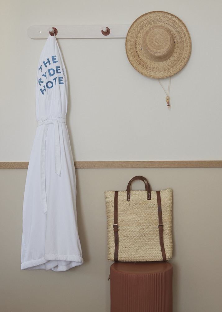Studio Suite - Photo 4