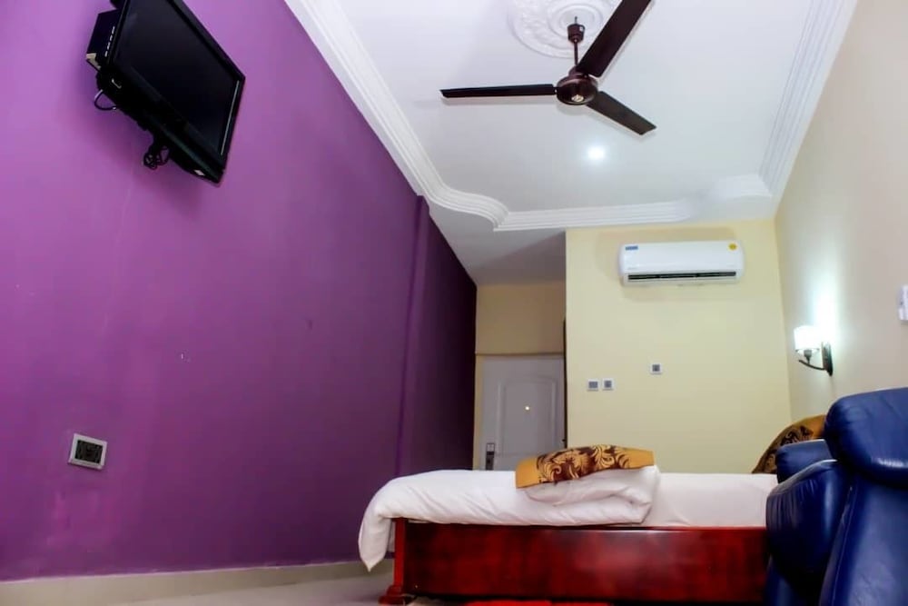 Executive Studio Suite, 1 King Bed photo 3