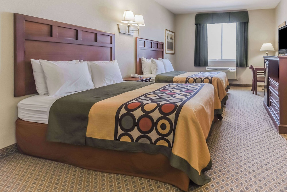 Room, Multiple Beds, Non Smoking - Photo 1