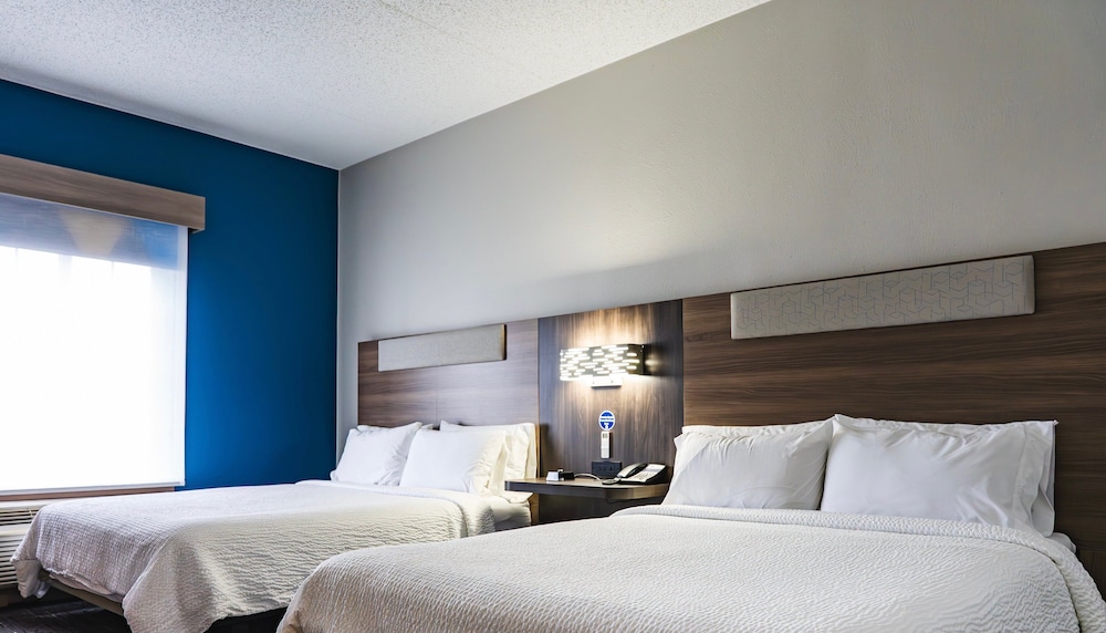 Standard Room, 2 Queen Beds, Accessible (Mobility, Roll-In Shower) - Photo 1