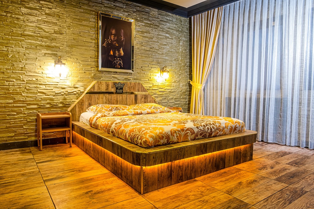 Economy Room