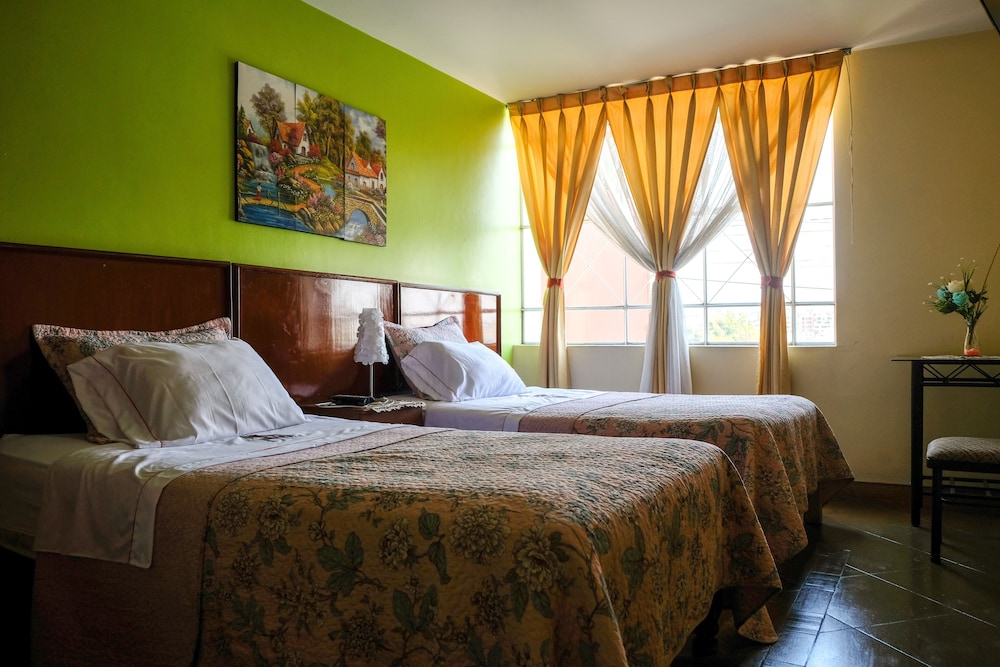 Twin Room, 2 Twin Beds, City View