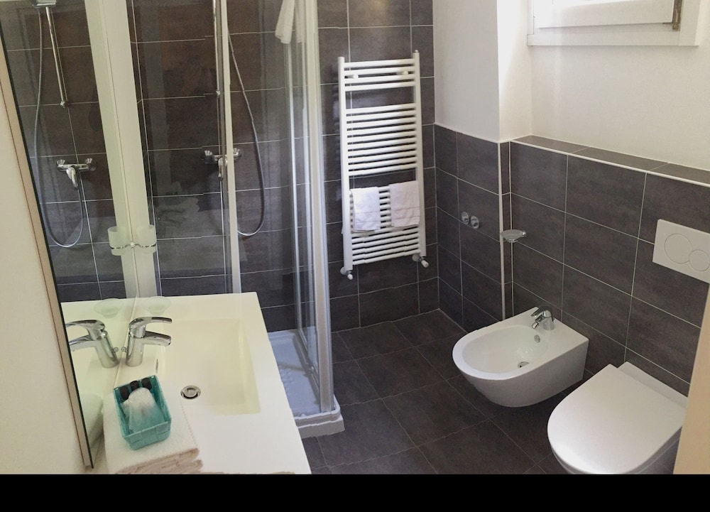Double Room - Photo 3