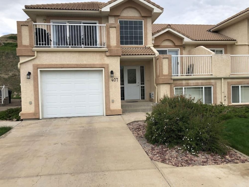 Luxury Condo, 2 Bedrooms (U407)
