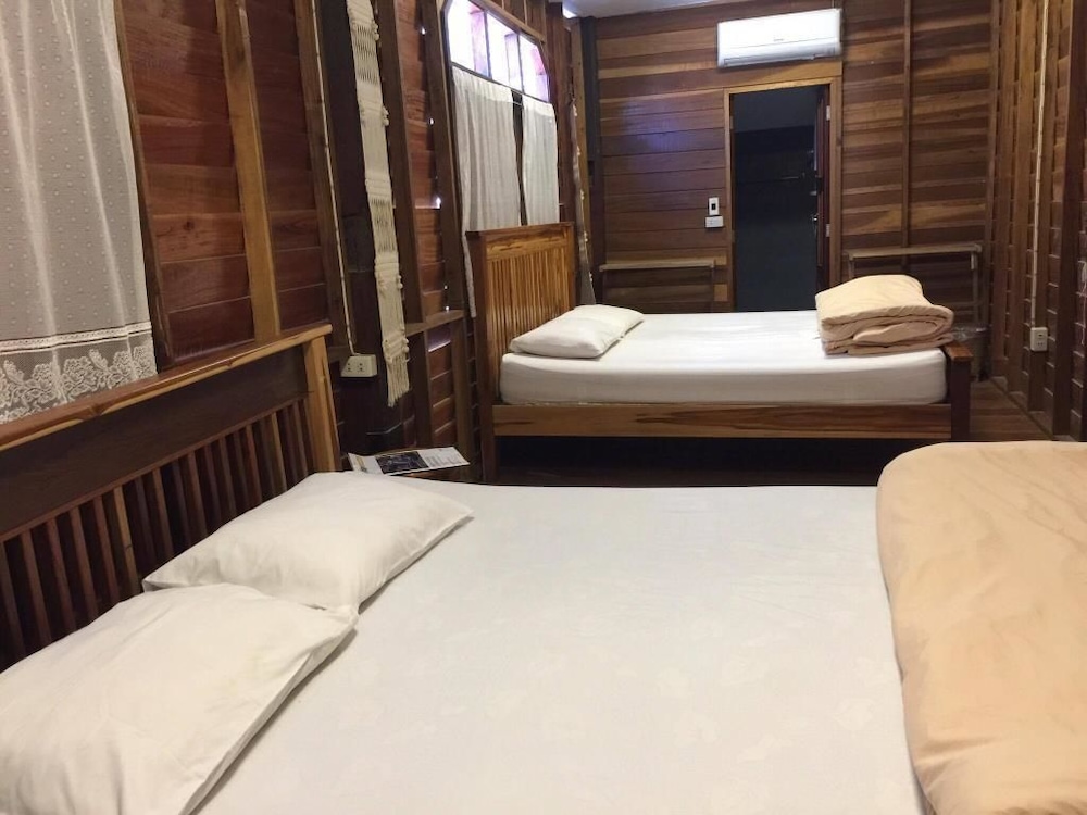 Family Quadruple Room photo 1
