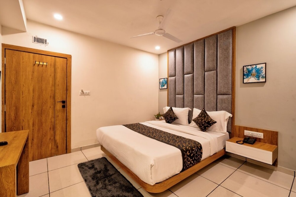 Deluxe Room - Photo 1