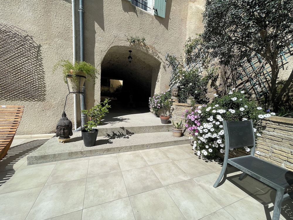 Family Apartment photo 1