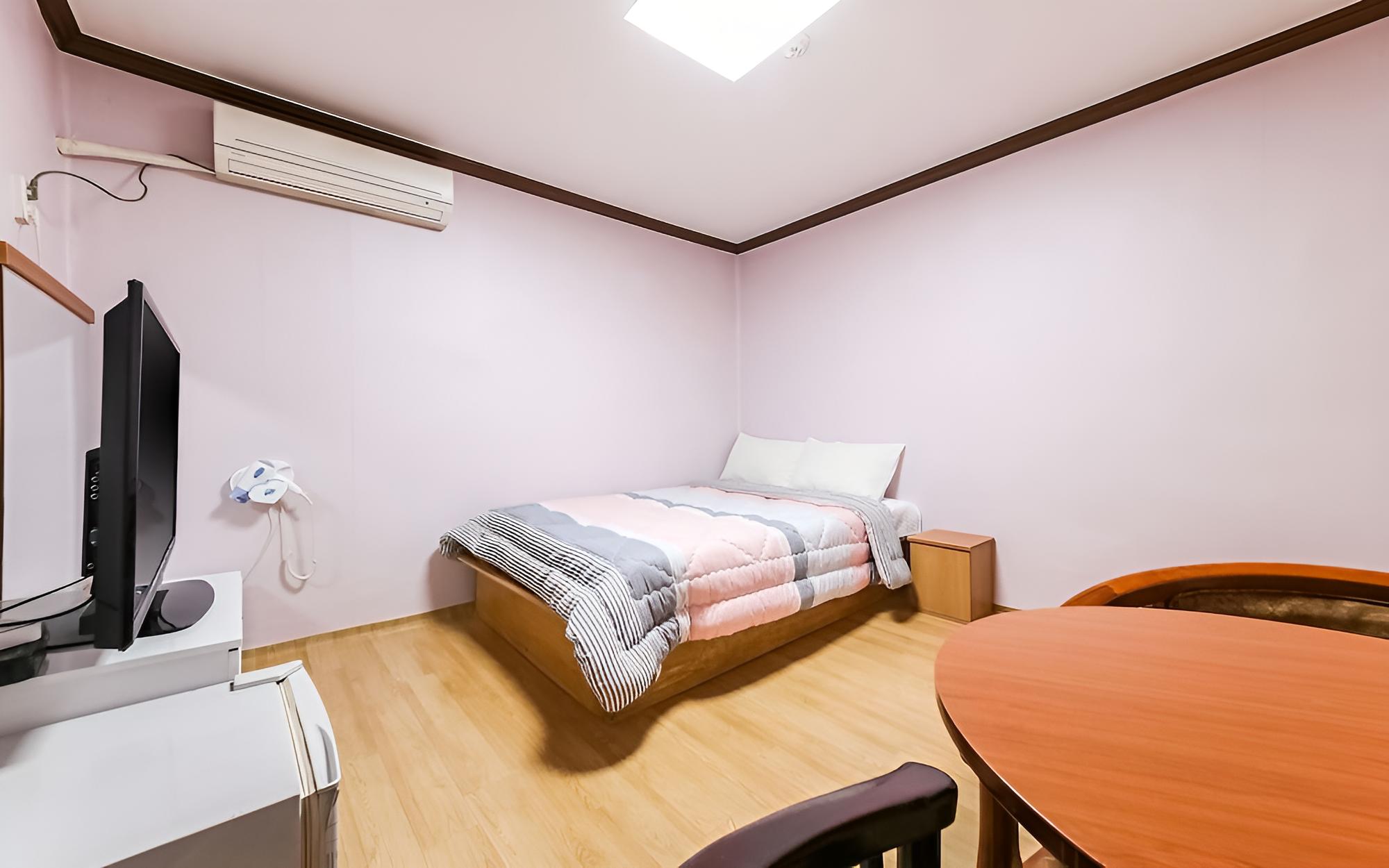 Room (General room a) - Photo 3
