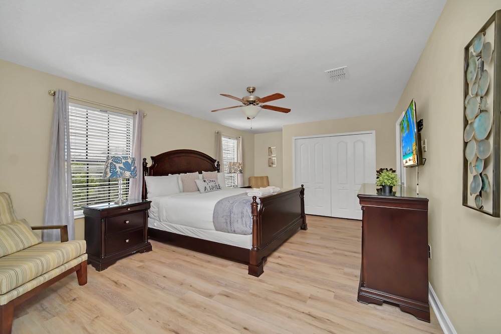 House (6 Bedrooms) photo 2