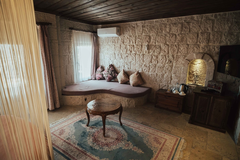 Deluxe Stone Suite with Stone - Photo 51