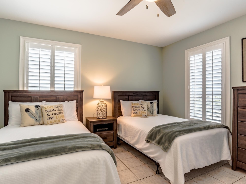 House, Multiple Beds, Kitchen, Ocean View photo 1